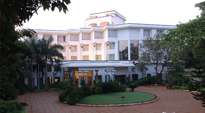 hotel sangam image